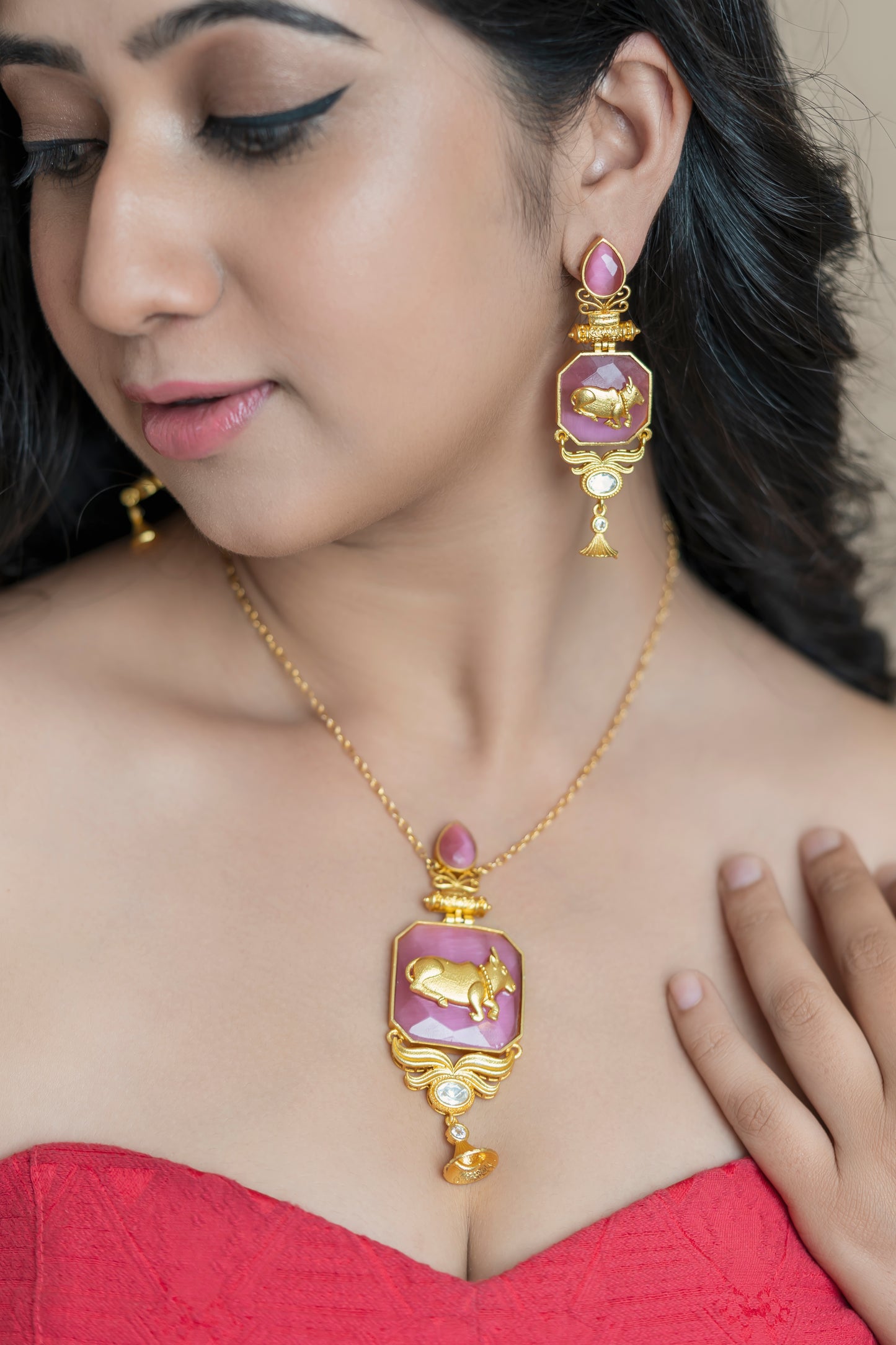 Golden Grace Set (Earrings & Necklace)