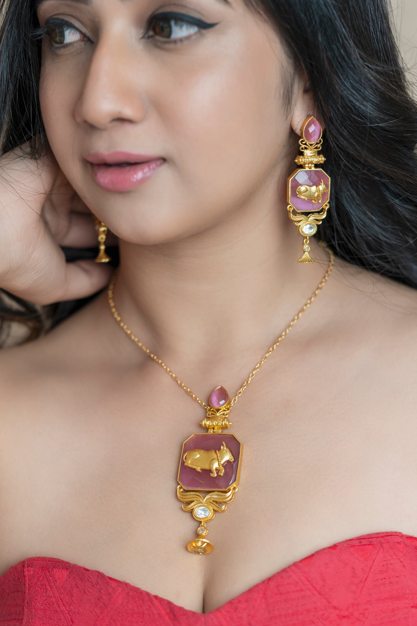 Golden Grace Set (Earrings & Necklace)