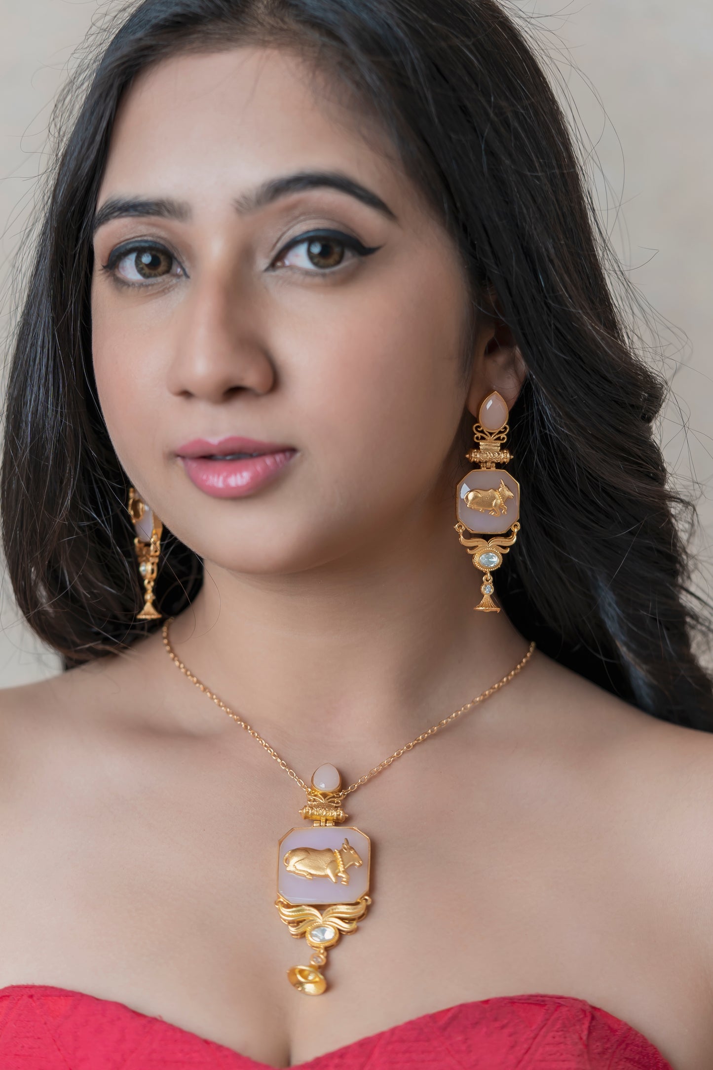 Golden Grace Set (Earrings & Necklace)